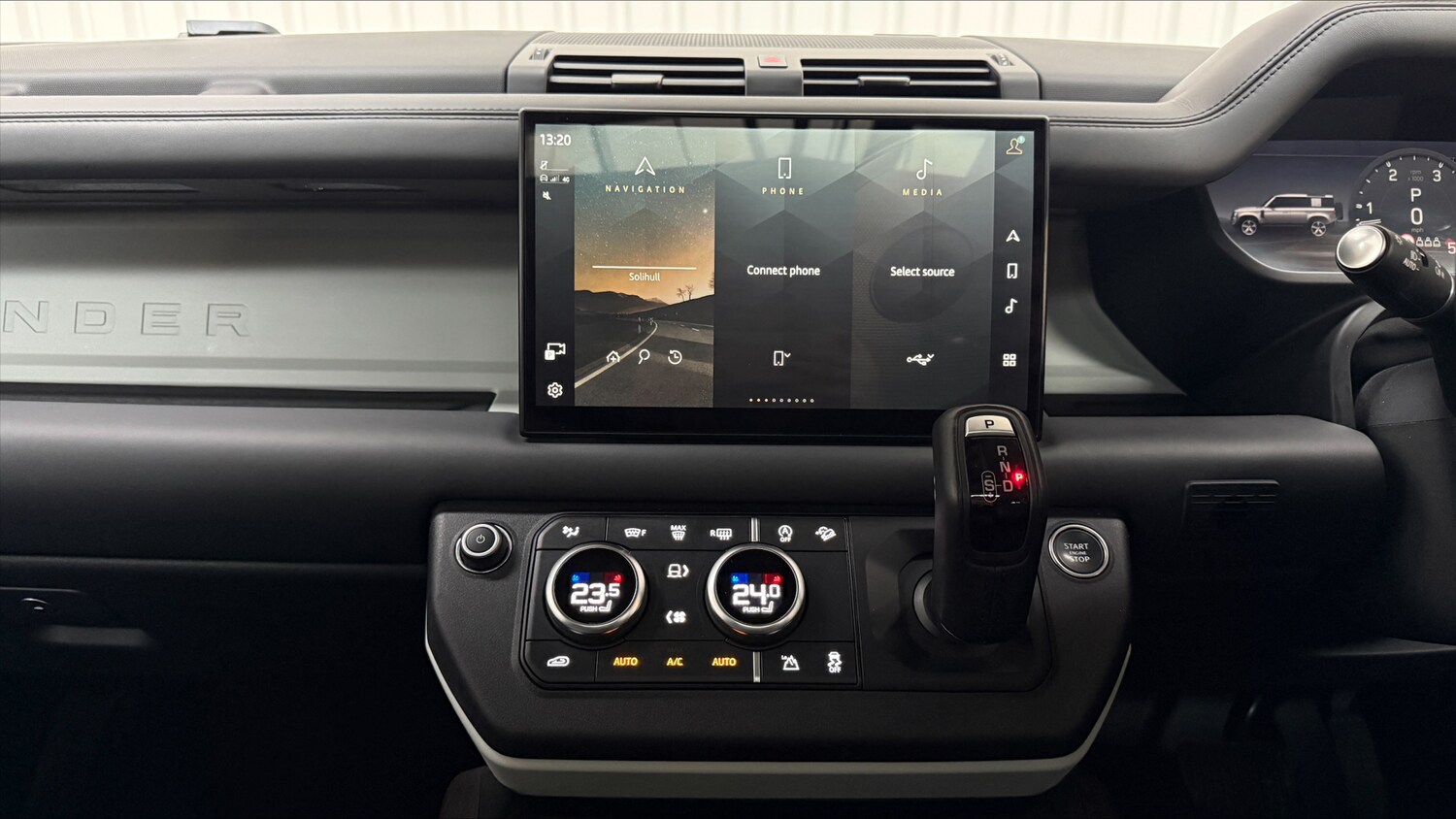 Used Land Rover Defender 2023 for sale - 78049141: Photo 14