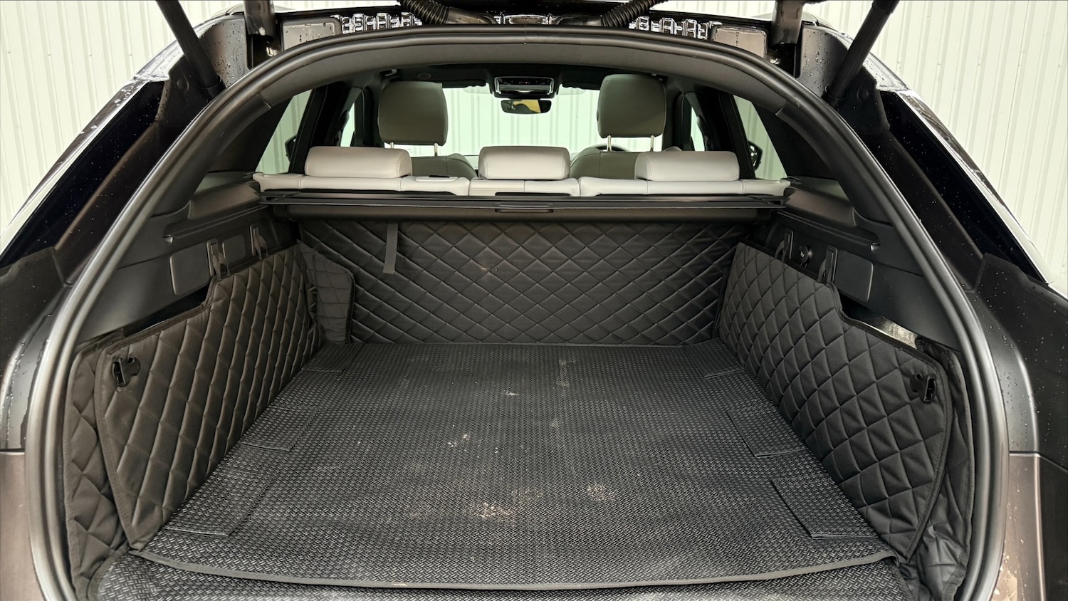 Used Land Rover Range Rover Velar 2025 for sale - 76647357: Photo 10