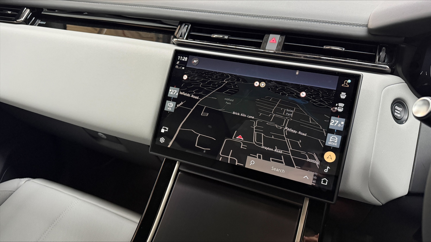 Used Land Rover Range Rover Velar 2025 for sale - 76647357: Photo 11