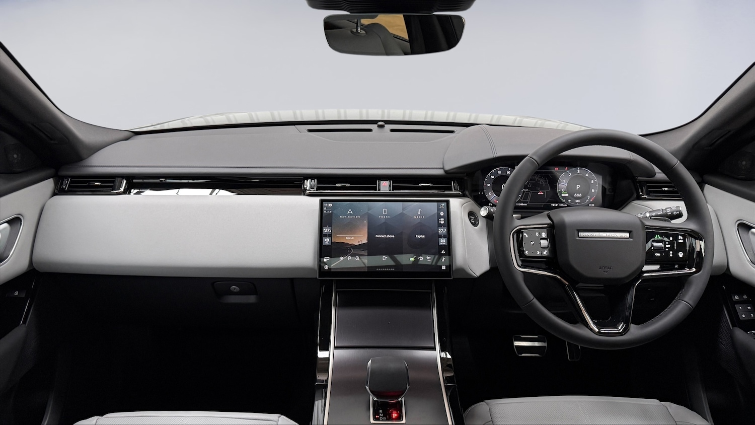 Used Land Rover Range Rover Velar 2025 for sale - 76647357: Photo 9