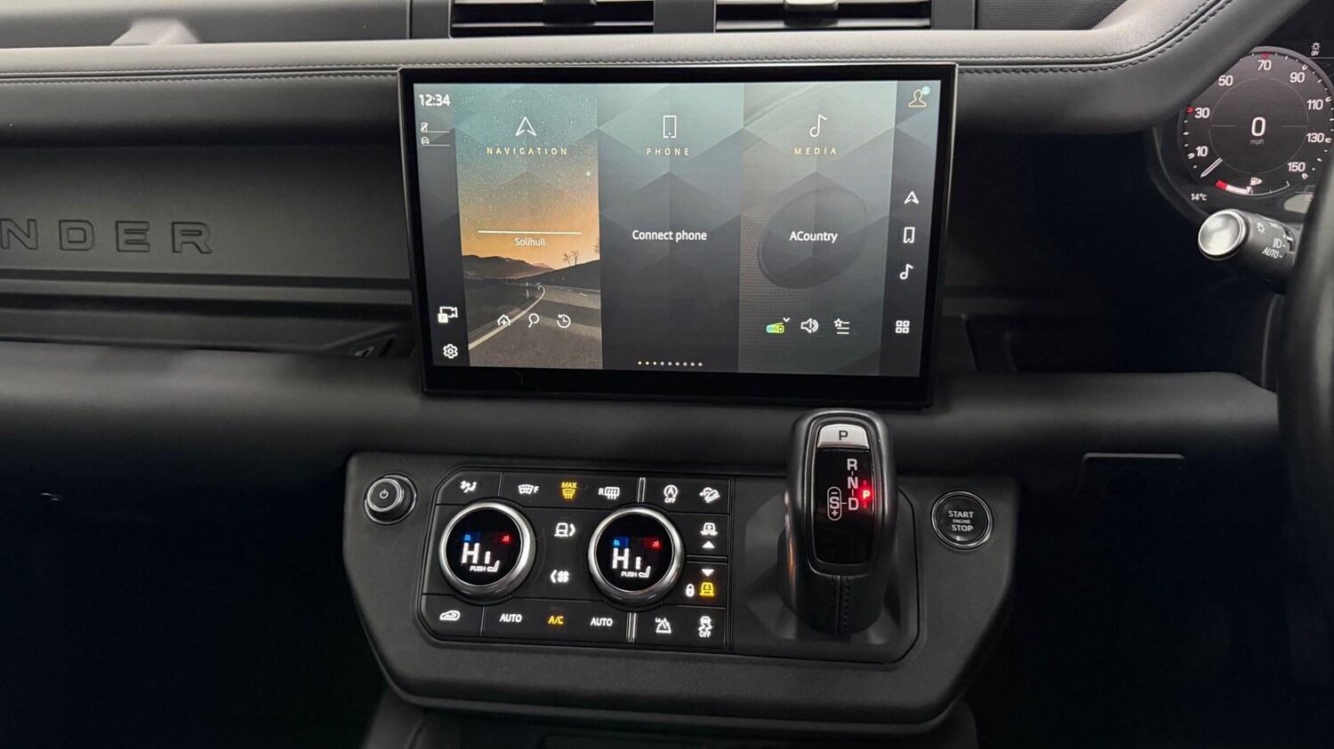 Used Land Rover Defender 110 2022 for sale - 76647358: Photo 14