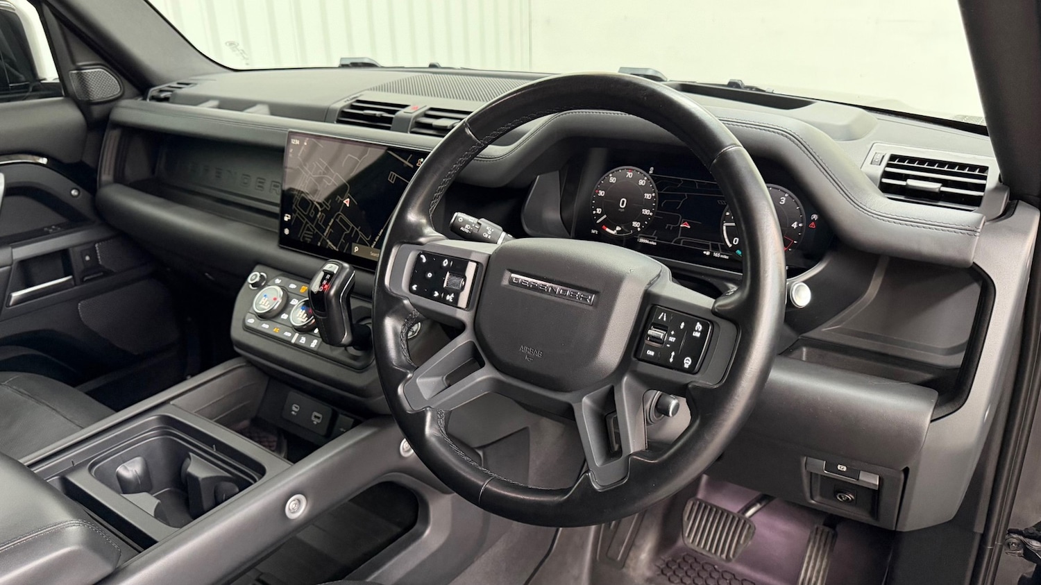 Used Land Rover Defender 110 2022 for sale - 76647358: Photo 15