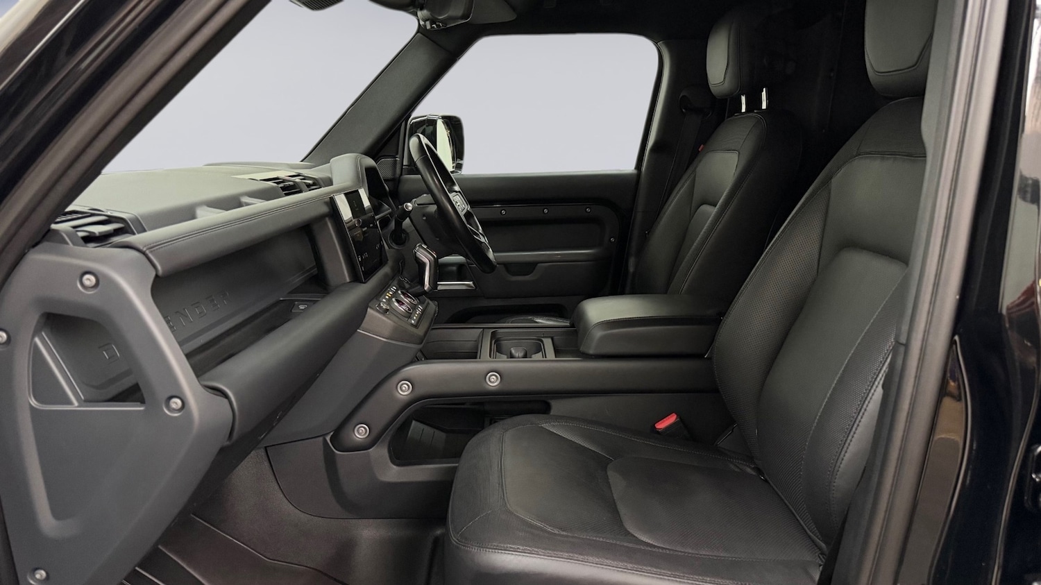 Used Land Rover Defender 110 2022 for sale - 76647358: Photo 3