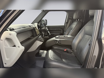 Used Land Rover Defender 110 2021 for sale - 79108238: Photo