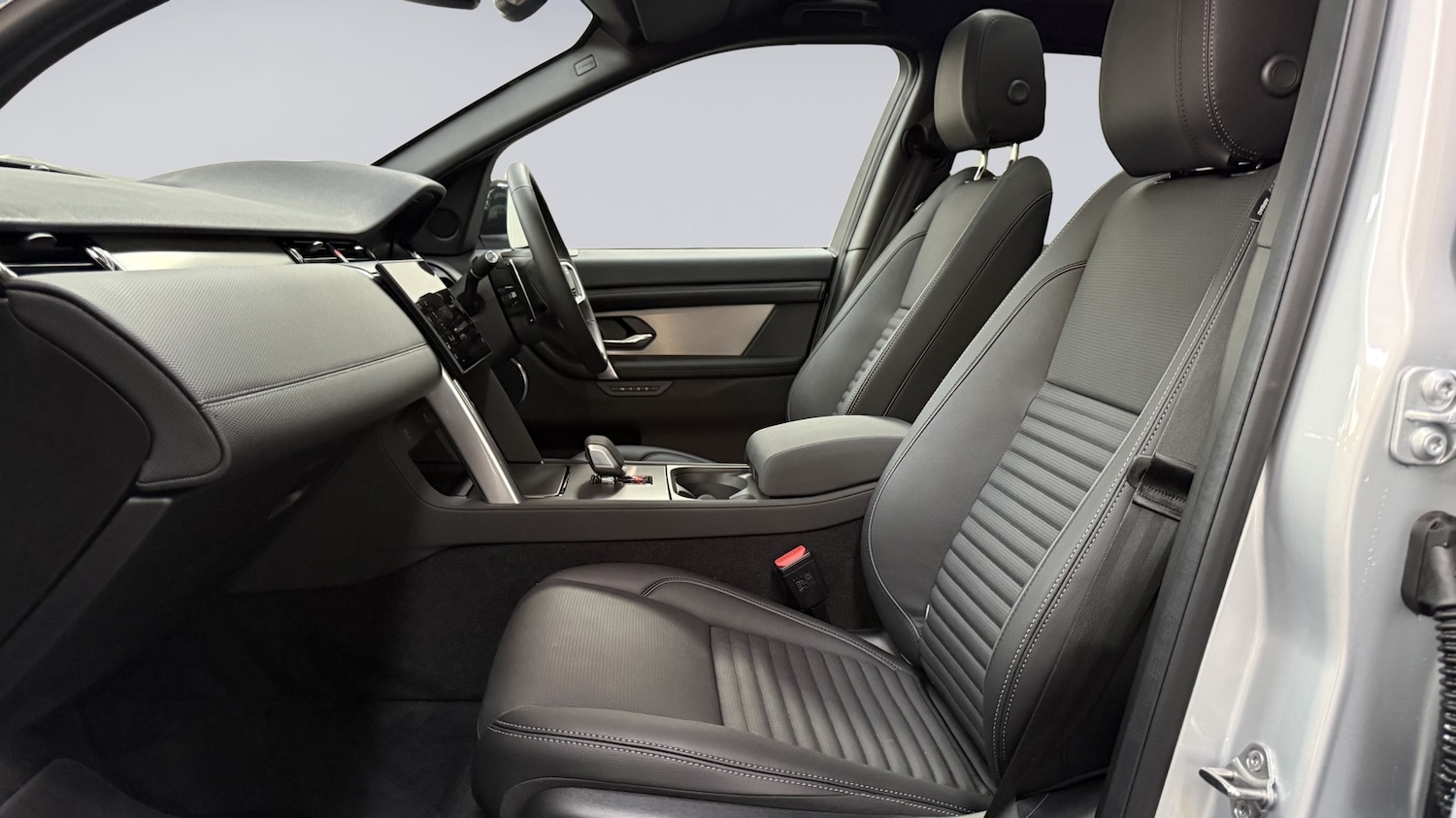 Used Land Rover Discovery Sport 2025 for sale - 76563203: Photo 3