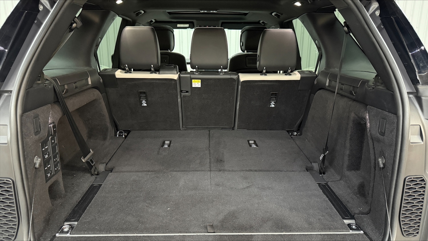 Used Land Rover Discovery 2022 for sale - 76400313: Photo 10