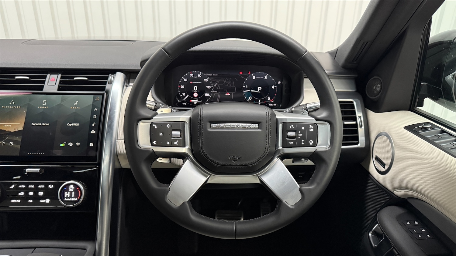 Used Land Rover Discovery 2022 for sale - 76400313: Photo 15