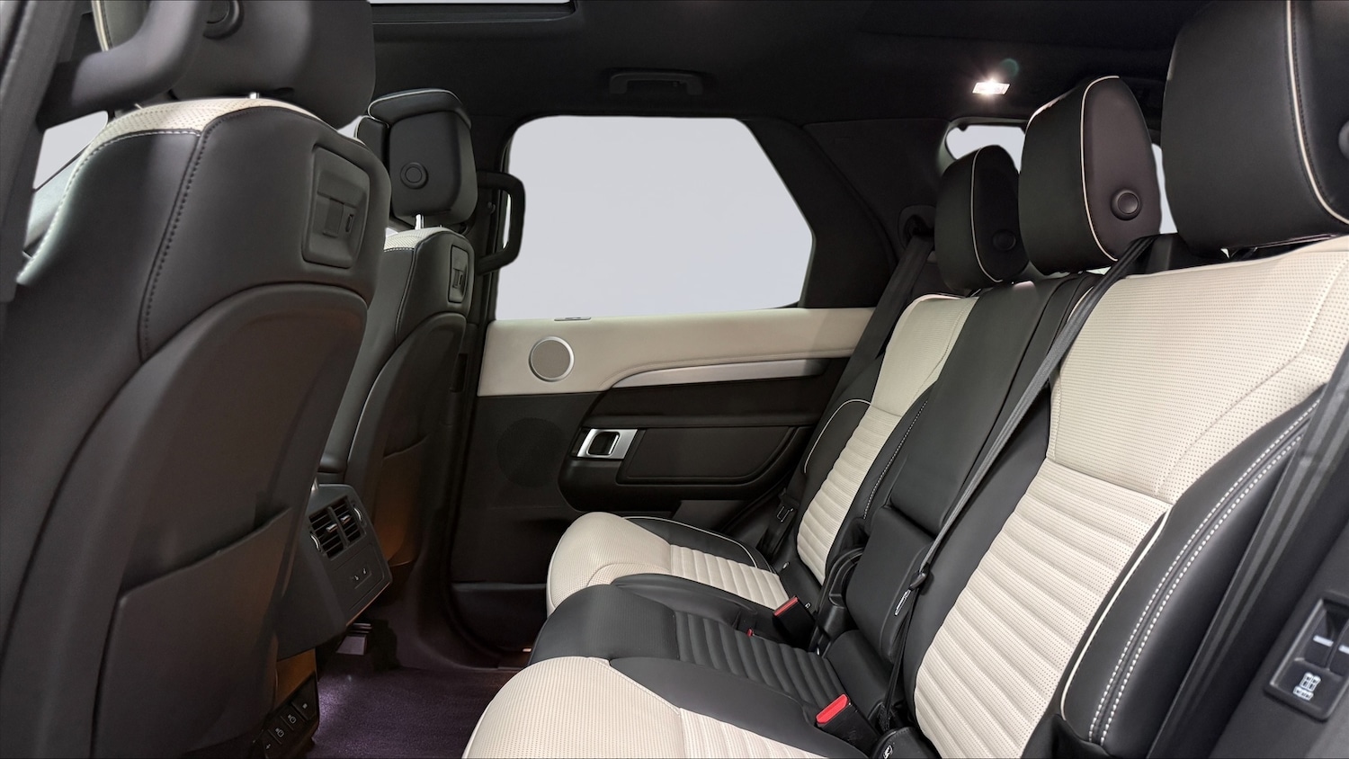 Used Land Rover Discovery 2022 for sale - 76400313: Photo 4