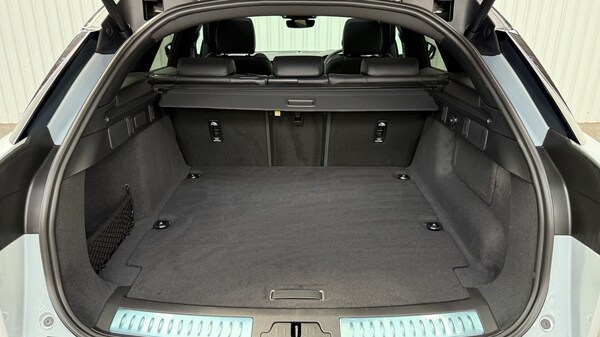 Used Land Rover Range Rover Velar 2025 for sale - 74244201: Photo 10