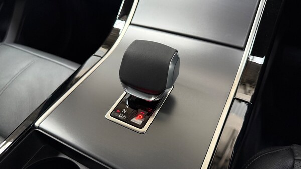 Used Land Rover Range Rover Velar 2025 for sale - 74244201: Photo 13