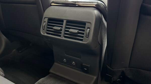 Used Land Rover Range Rover Velar 2025 for sale - 74244201: Photo 18