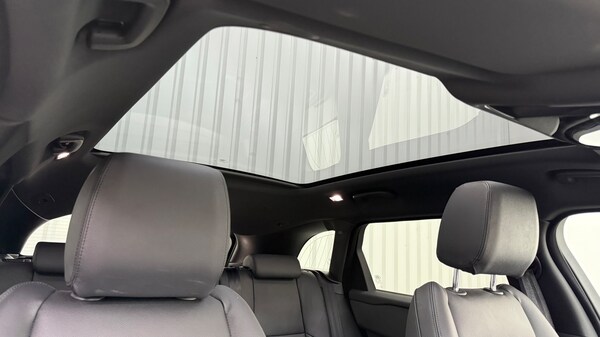 Used Land Rover Range Rover Velar 2025 for sale - 74244201: Photo 21