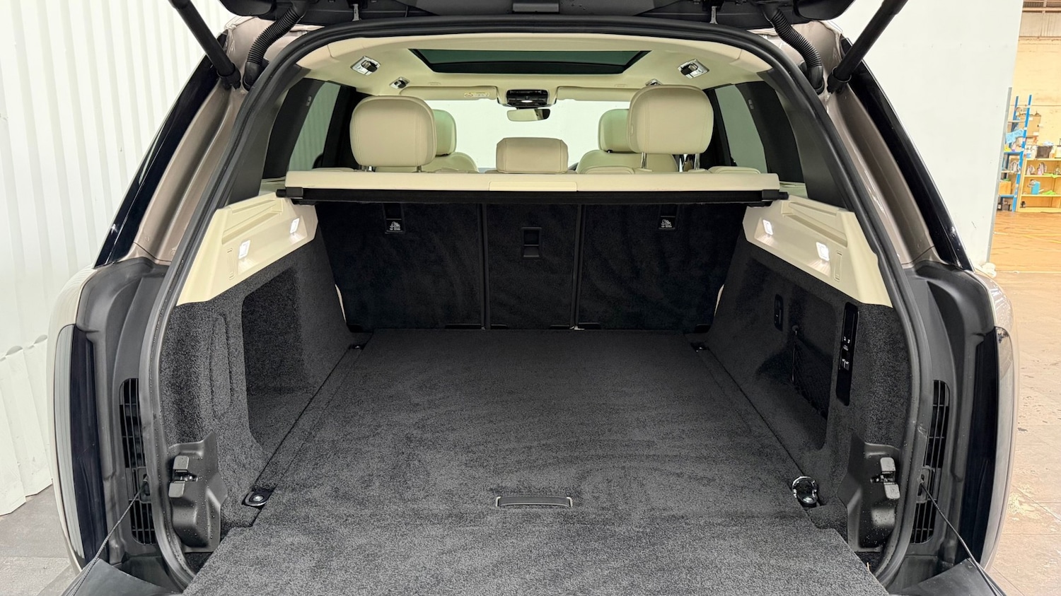 Used Land Rover Range Rover 2023 for sale - 76635394: Photo 10