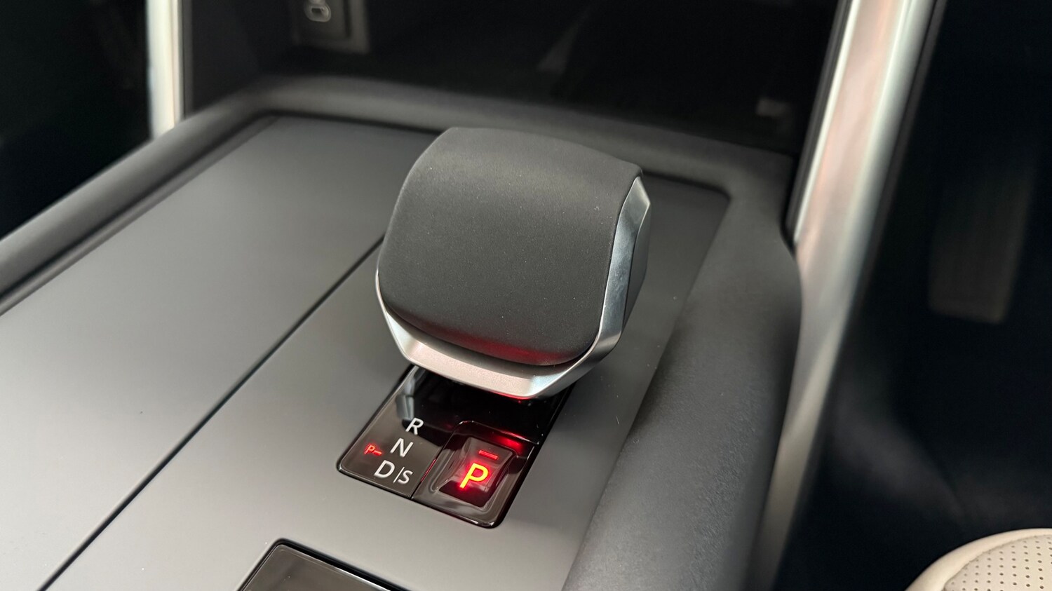 Used Land Rover Discovery 2025 for sale - 76176055: Photo 13