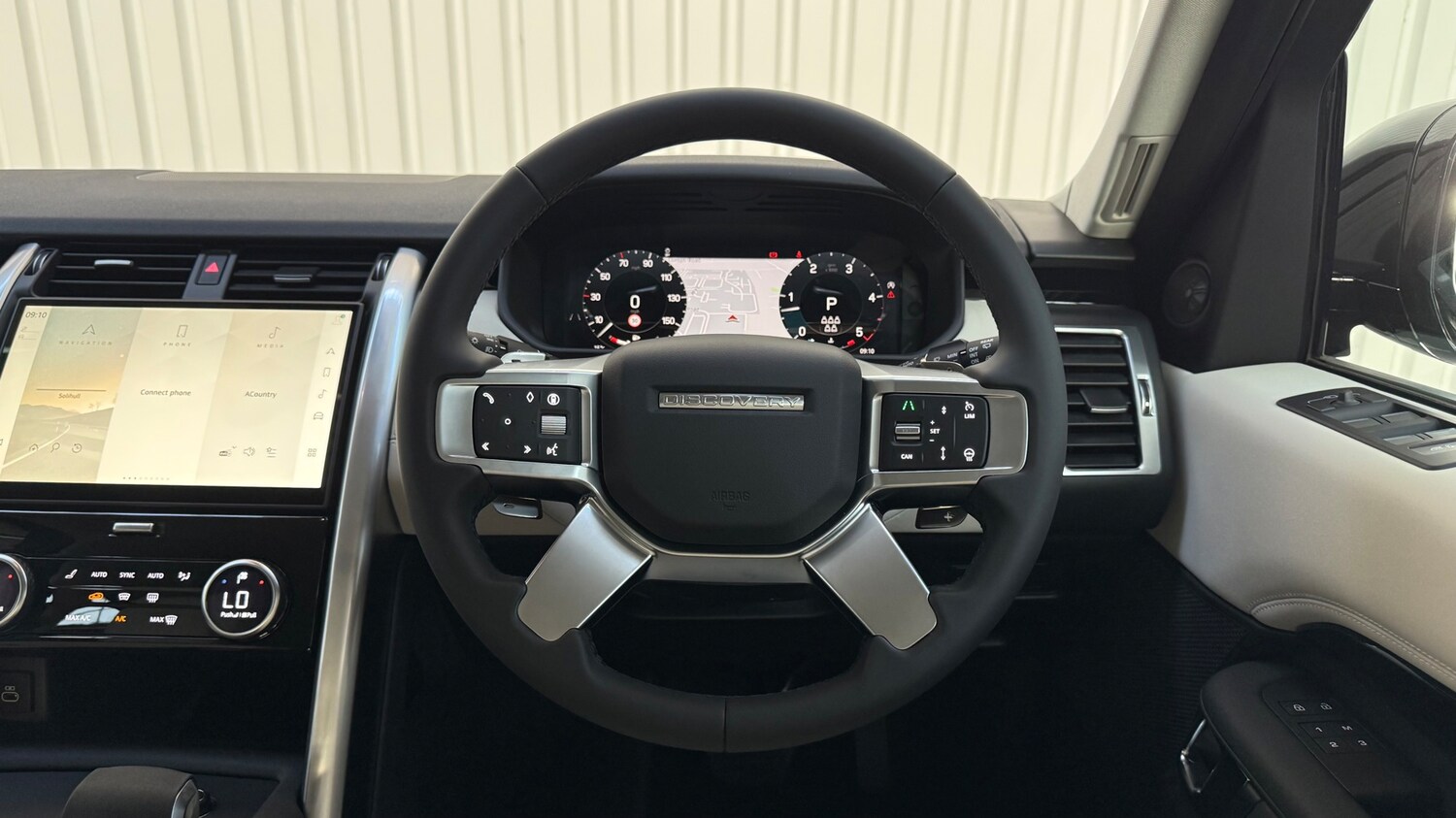 Used Land Rover Discovery 2025 for sale - 76176055: Photo 15