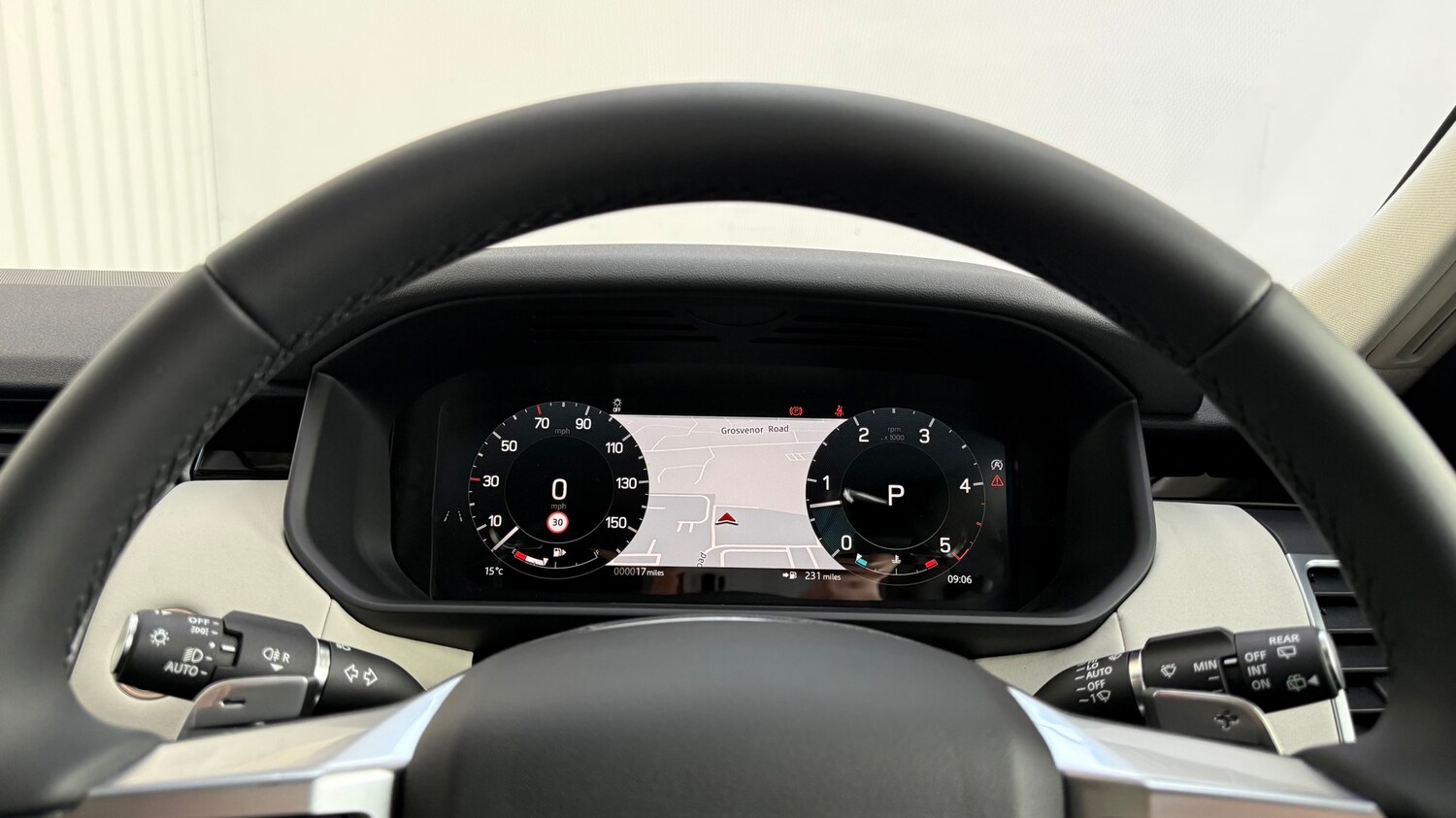 Used Land Rover Discovery 2025 for sale - 76176055: Photo 16