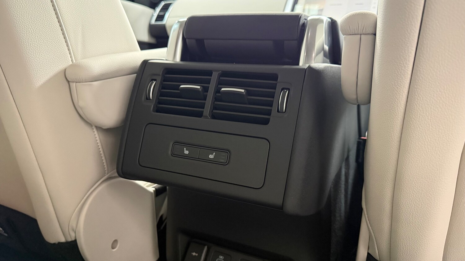 Used Land Rover Discovery 2025 for sale - 76176055: Photo 18