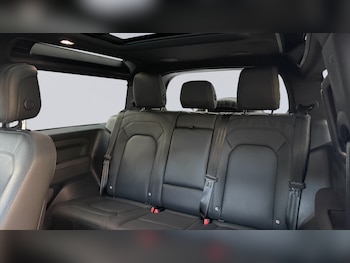 Used Land Rover Defender 90 2023 for sale - 76551834: Photo