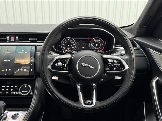 Used Jaguar F-Pace 2021 for sale - 76261171: Photo 9