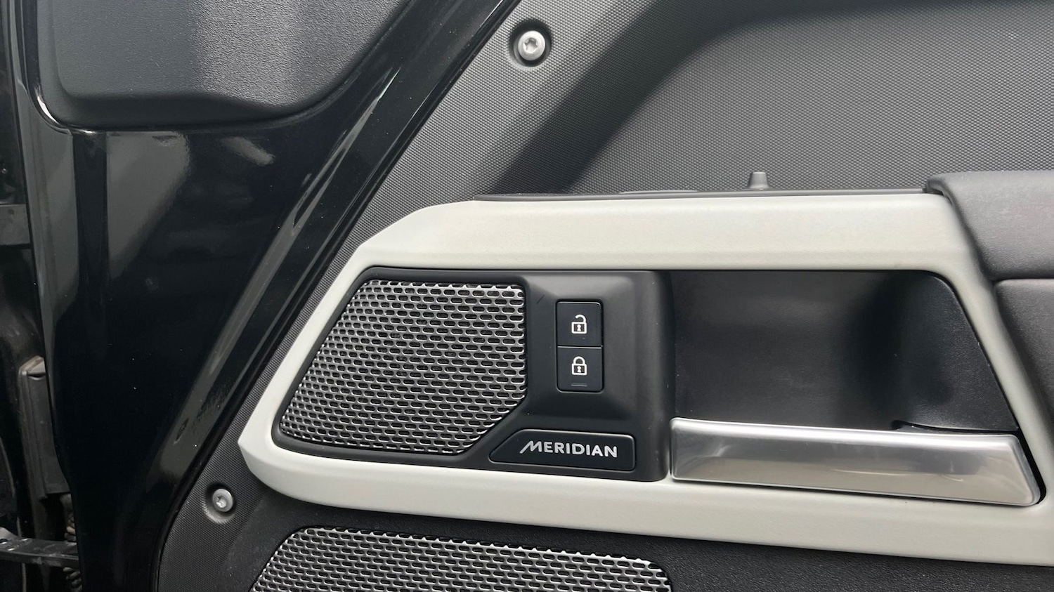 Used Land Rover Defender 2023 for sale - 77388414: Photo 23