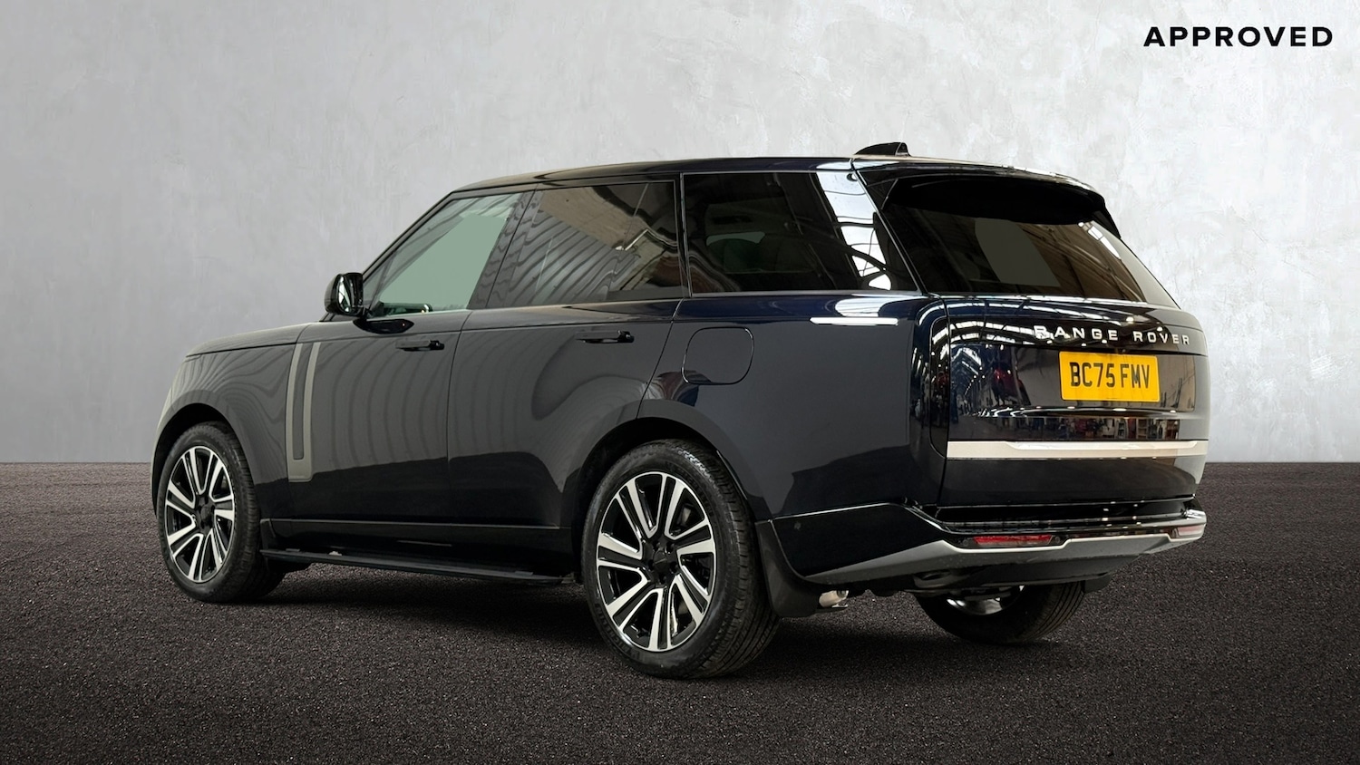 Used Land Rover Range Rover 2026 for sale - 77470361: Photo 2