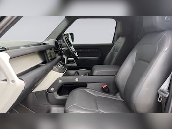 Used Land Rover Defender 90 2023 for sale - 76800654: Photo