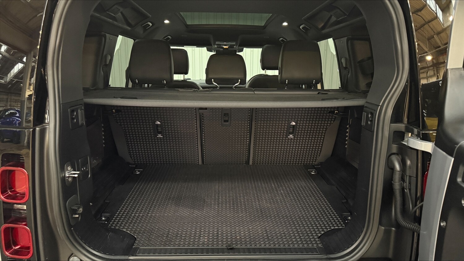 Used Land Rover Defender 2023 for sale - 77551529: Photo 10