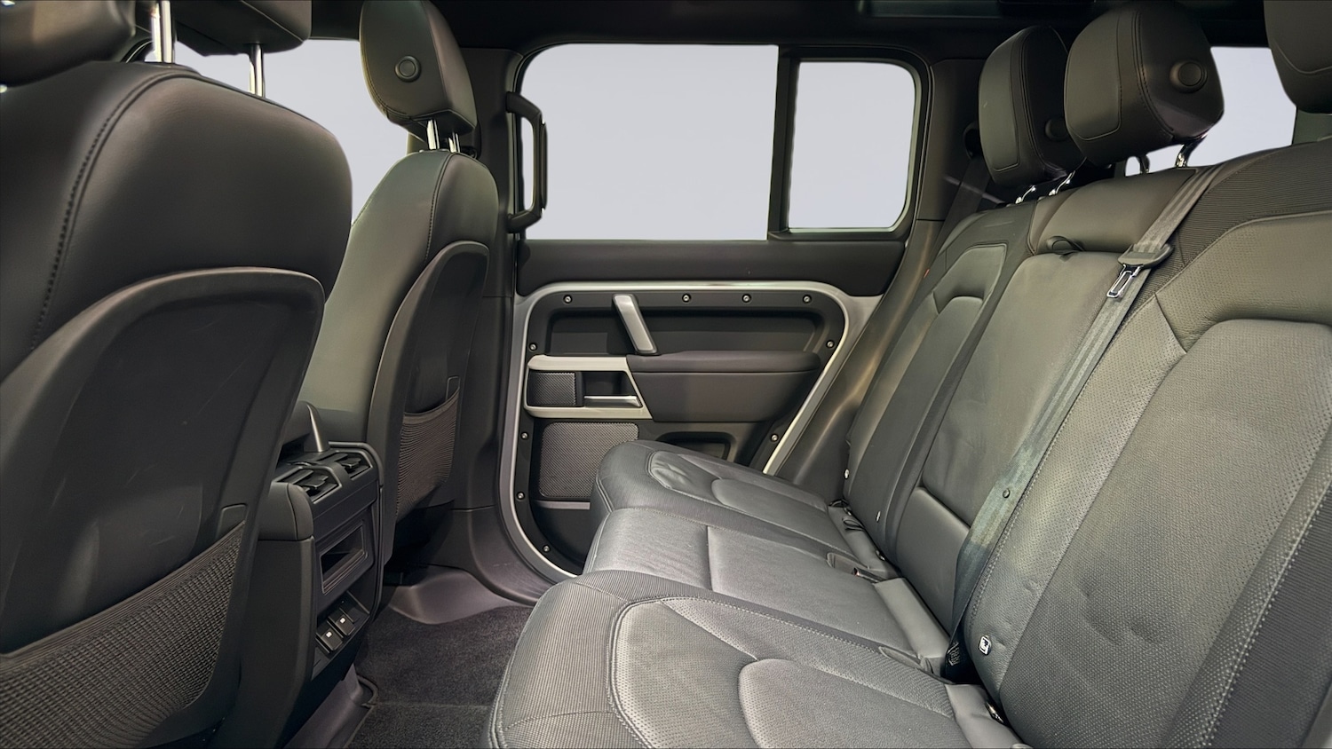 Used Land Rover Defender 2023 for sale - 77551529: Photo 4