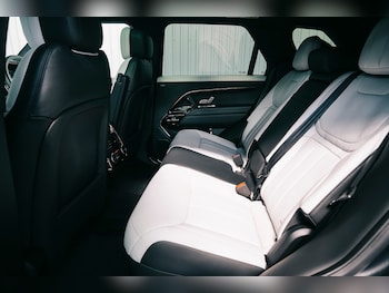 Used Land Rover Range Rover Sport 2024 for sale - 76228864: Photo 4