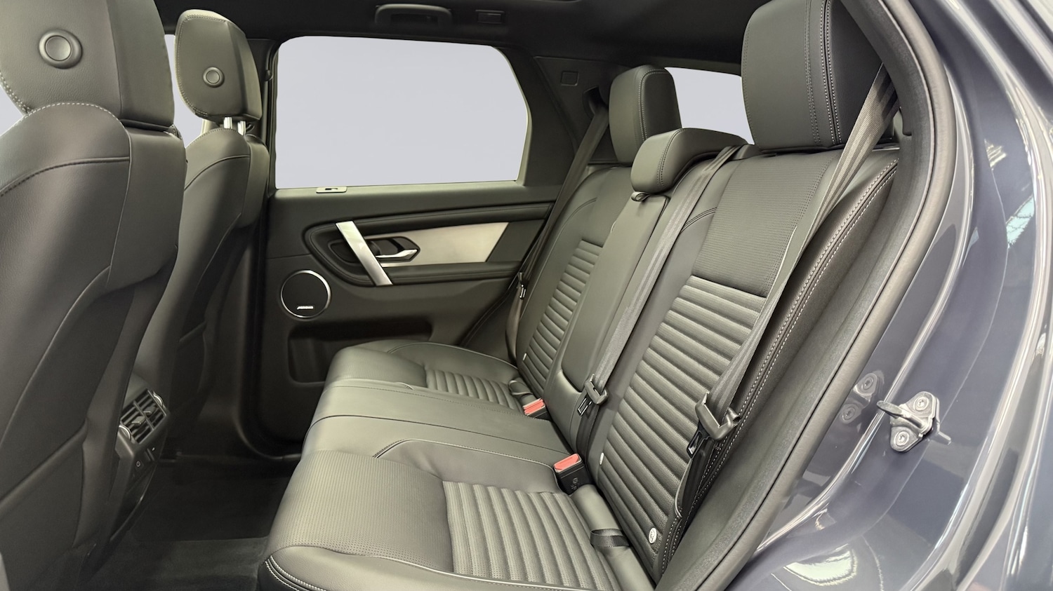 Used Land Rover Discovery Sport 2025 for sale - 76586530: Photo 4