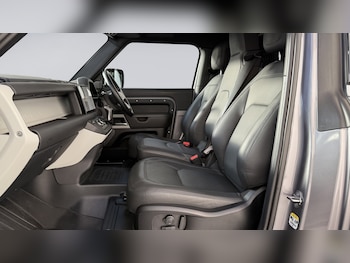 Used Land Rover Defender 90 2024 for sale - 76528681: Photo