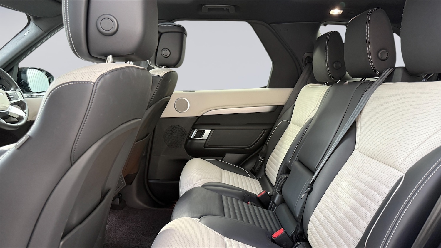 Used Land Rover Discovery 2024 for sale - 76458600: Photo 4