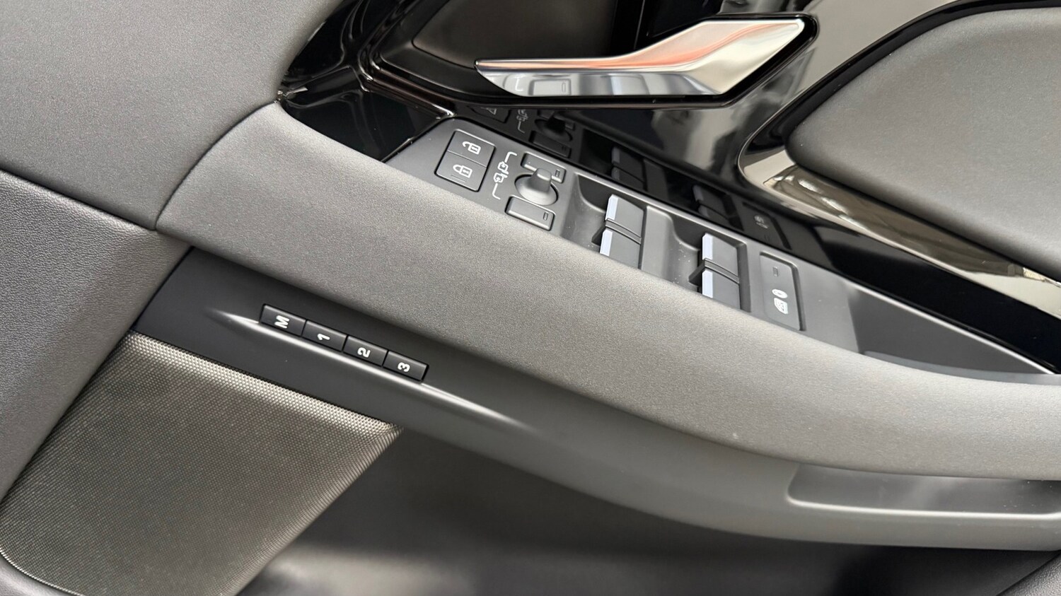 Used Land Rover Range Rover Evoque 2025 for sale - 76800711: Photo 20