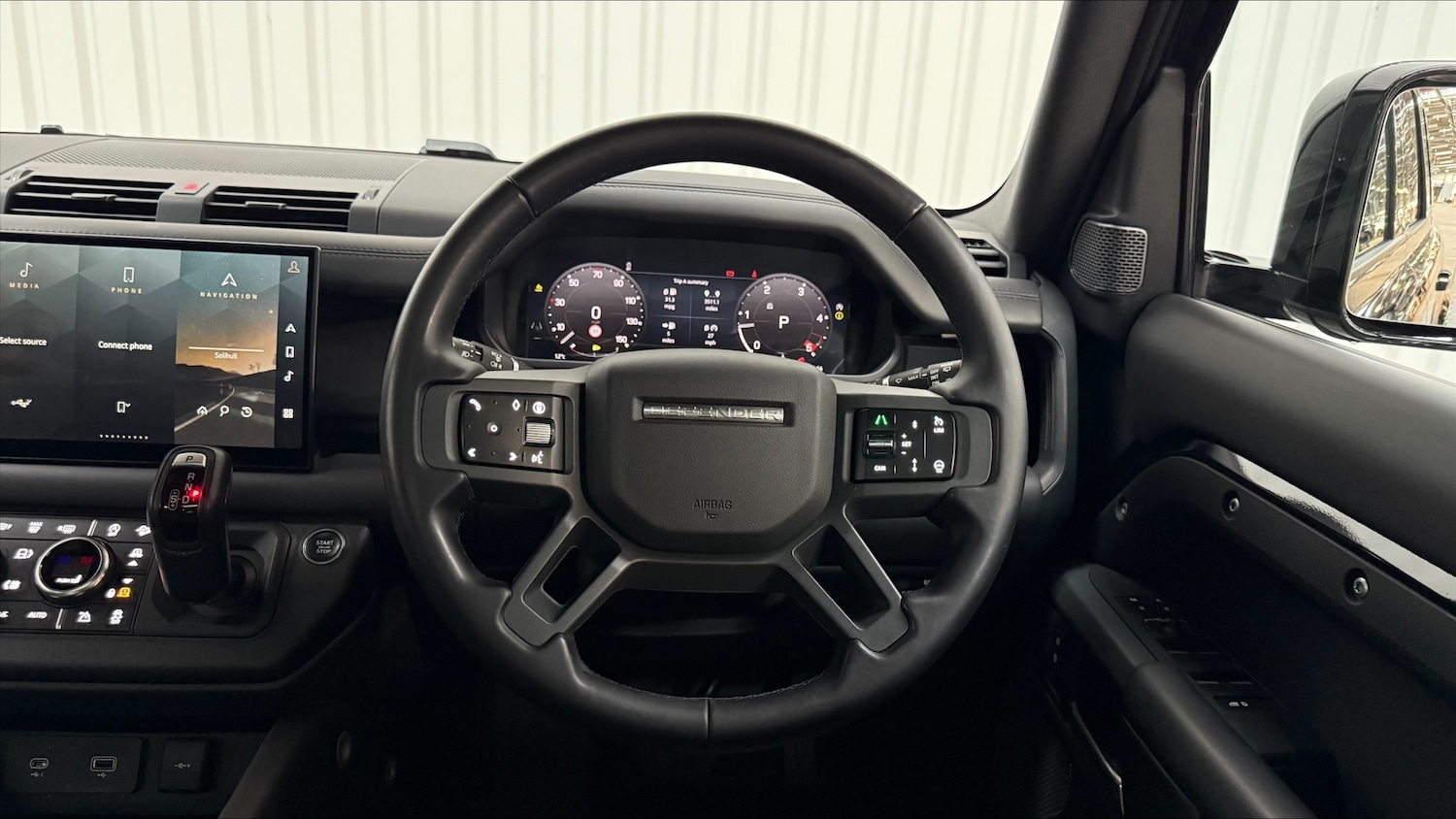 Used Land Rover Defender 2023 for sale - 76888270: Photo 15