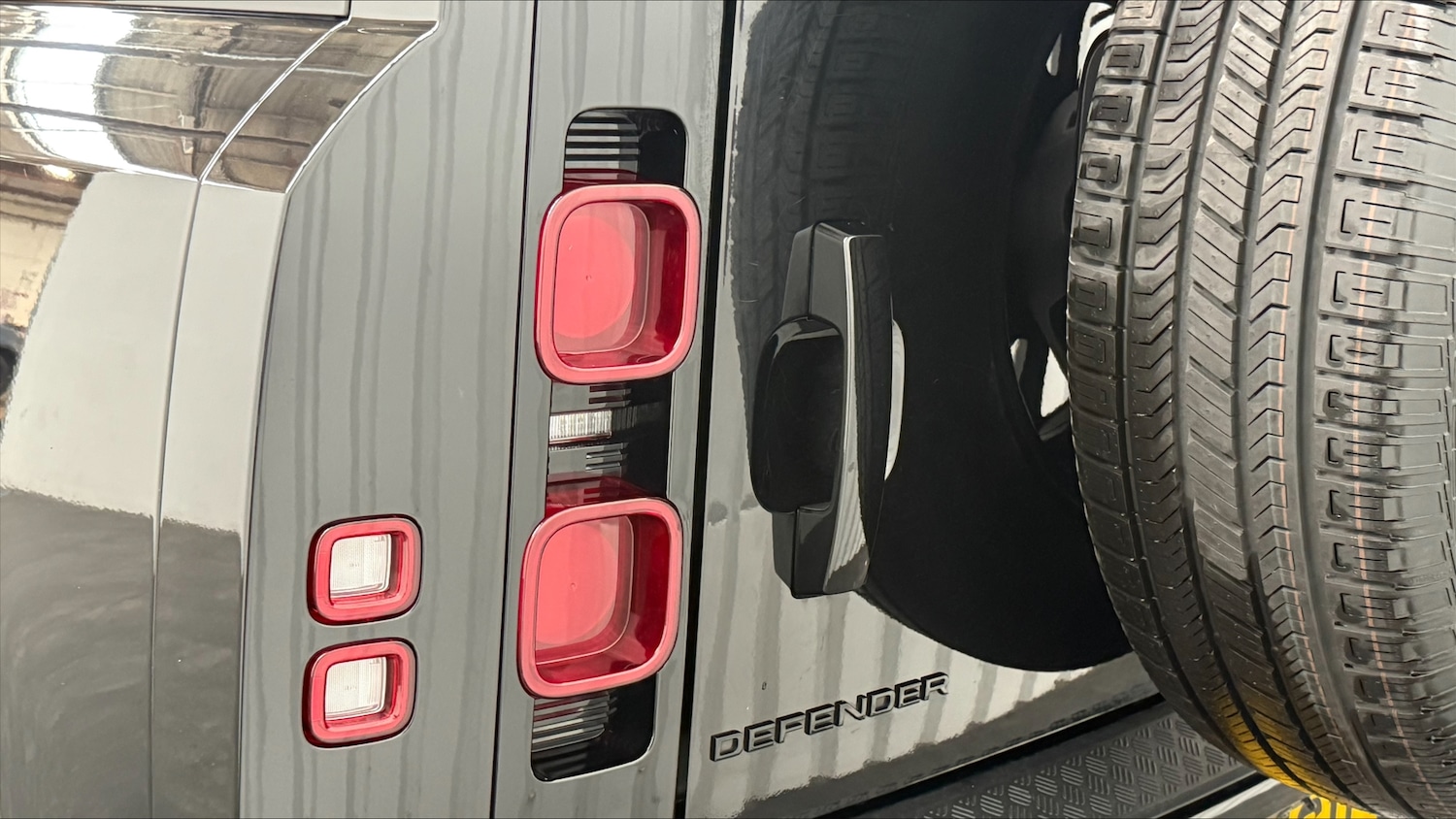 Used Land Rover Defender 2023 for sale - 76888270: Photo 19