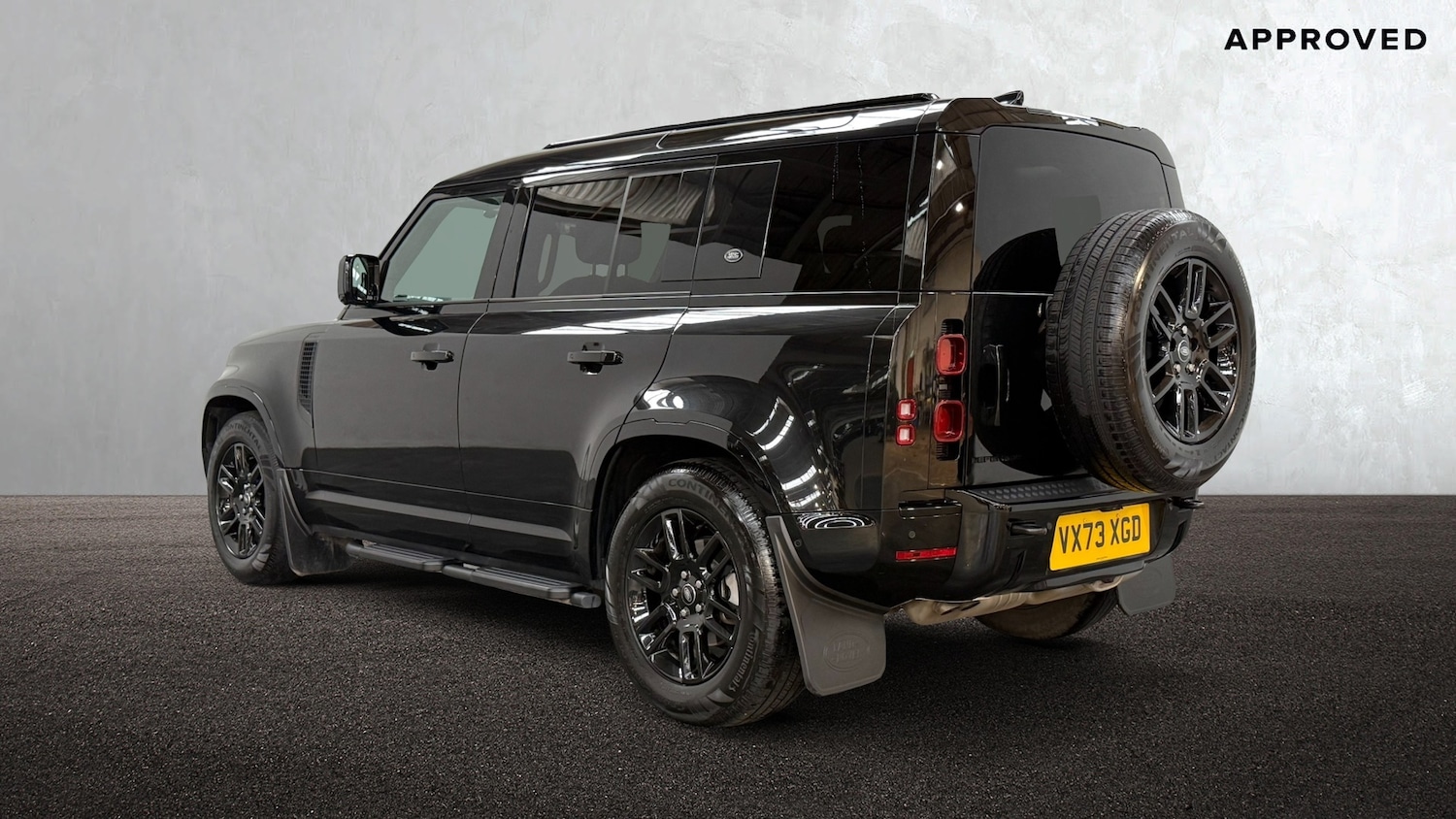 Used Land Rover Defender 2023 for sale - 76888270: Photo 2