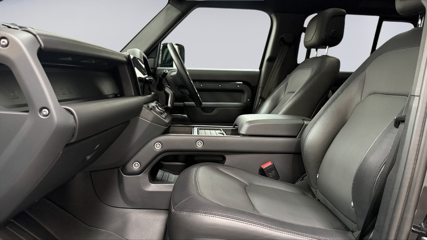 Used Land Rover Defender 2023 for sale - 76888270: Photo 3