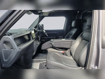 Used Land Rover Defender 2024 for sale - 79578151: Photo