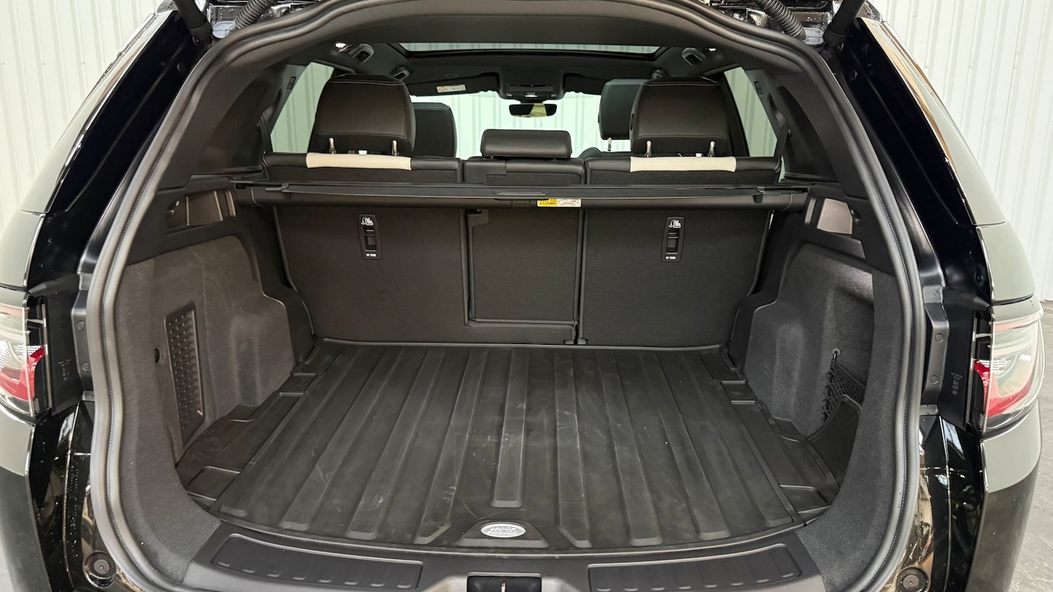 Used Land Rover Discovery Sport 2025 for sale - 77982900: Photo 10