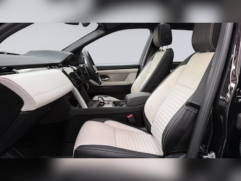 Used Land Rover Discovery Sport 2025 for sale - 77982900: Photo