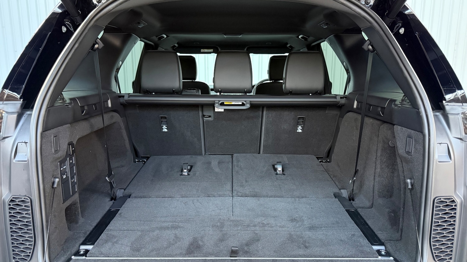 Used Land Rover Discovery 2025 for sale - 76563202: Photo 10