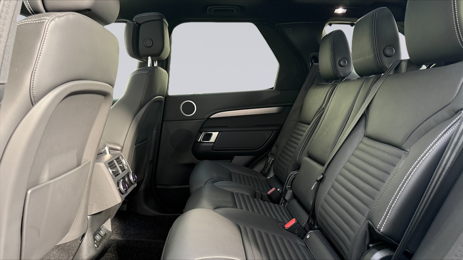 Used Land Rover Discovery 2025 for sale - 76563202: Photo 4