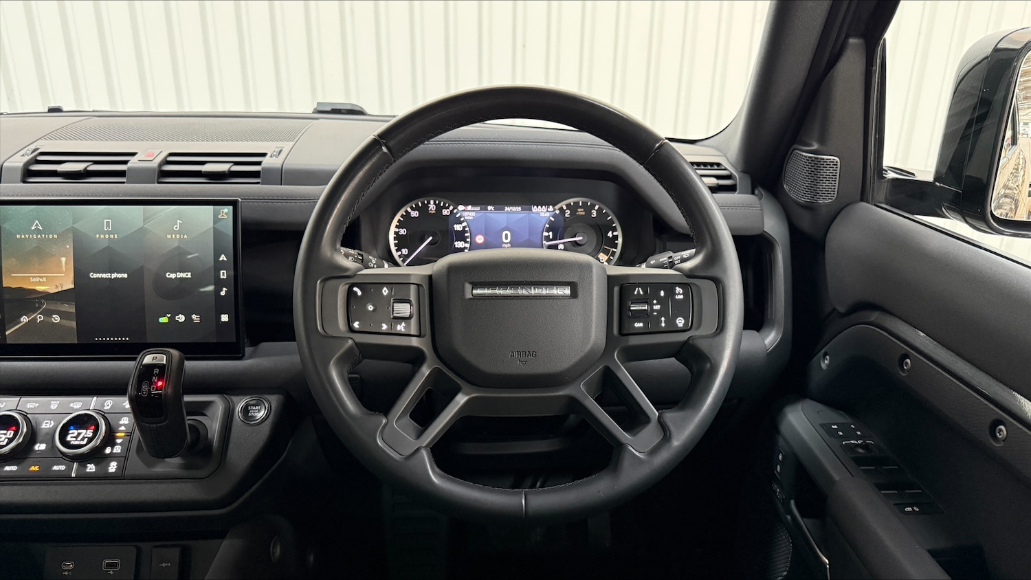 Used Land Rover Defender 2023 for sale - 77132734: Photo 15