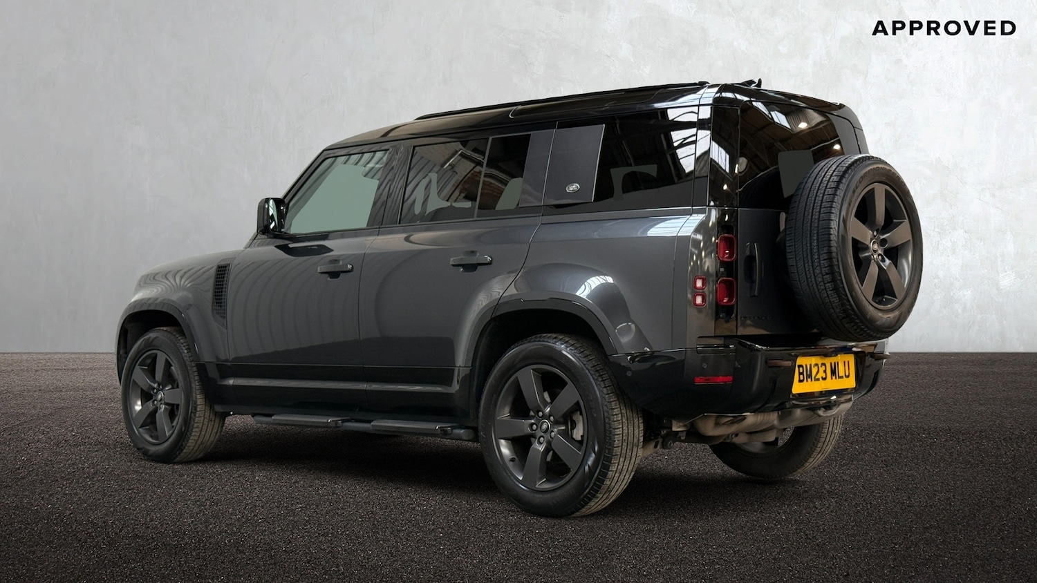 Used Land Rover Defender 2023 for sale - 77132734: Photo 2