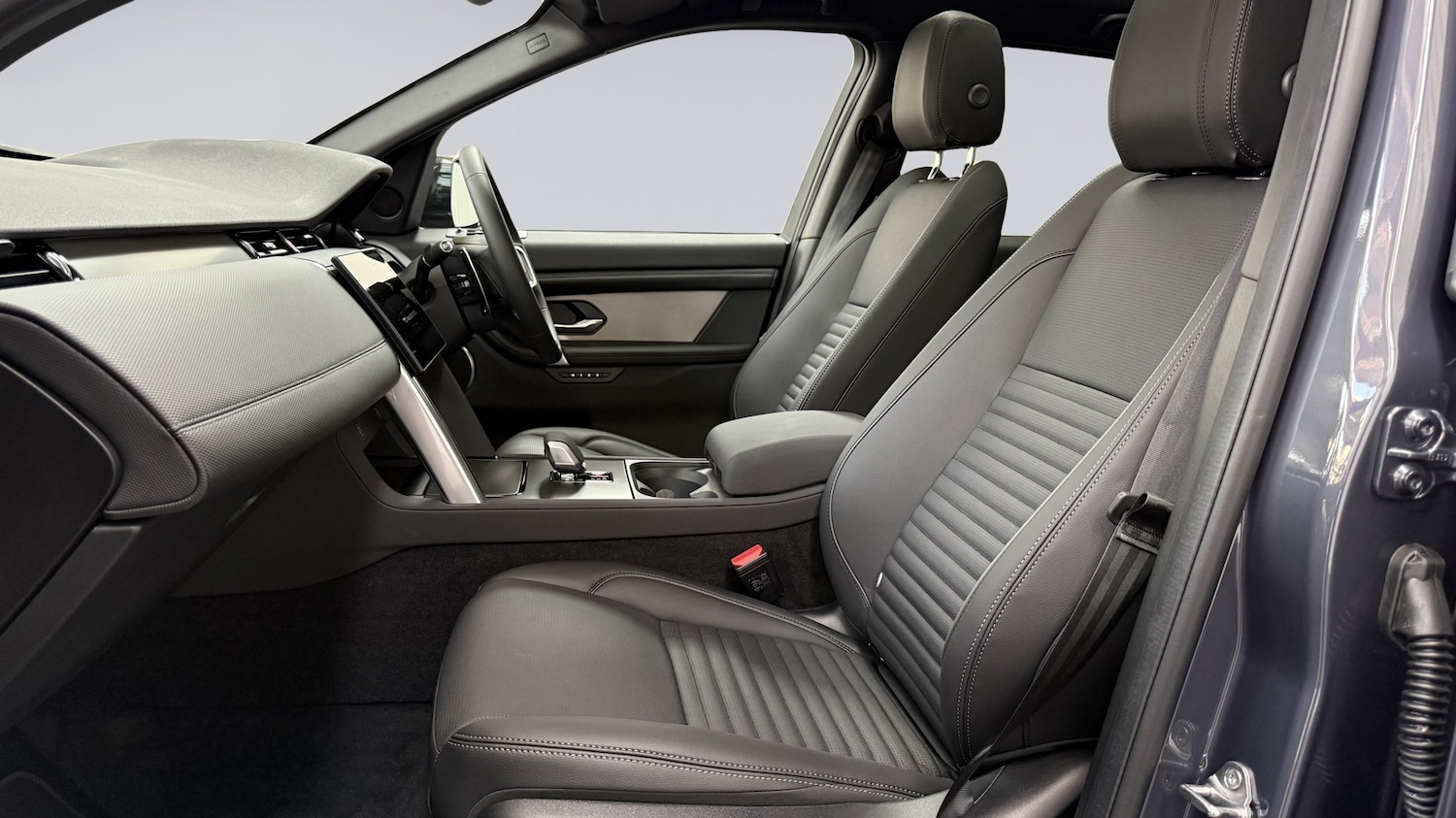 Used Land Rover Discovery Sport 2025 for sale - 77739469: Photo 3