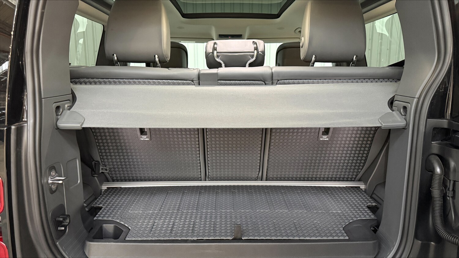 Used Land Rover Defender 2024 for sale - 77855219: Photo 10