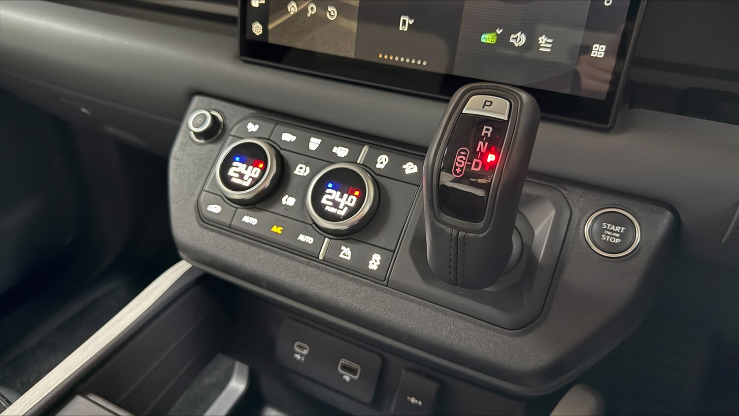 Used Land Rover Defender 2024 for sale - 77855219: Photo 13