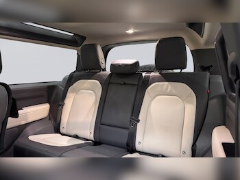 Used Land Rover Defender 2024 for sale - 77855219: Photo