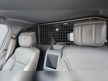 Used Land Rover Discovery 2023 for sale - 79449262: Photo