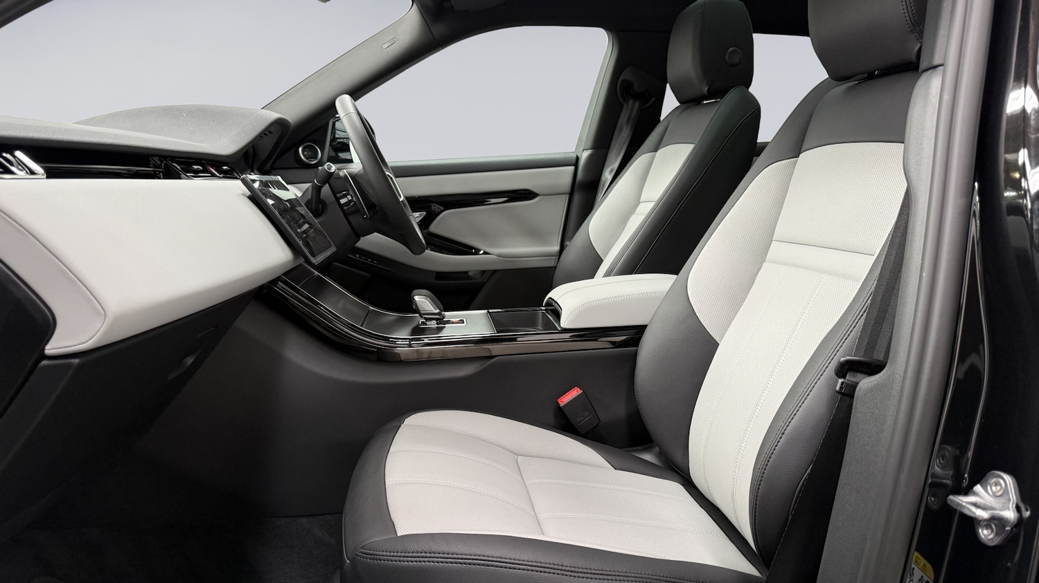 Used Land Rover Range Rover Evoque 2025 for sale - 76176065: Photo 3